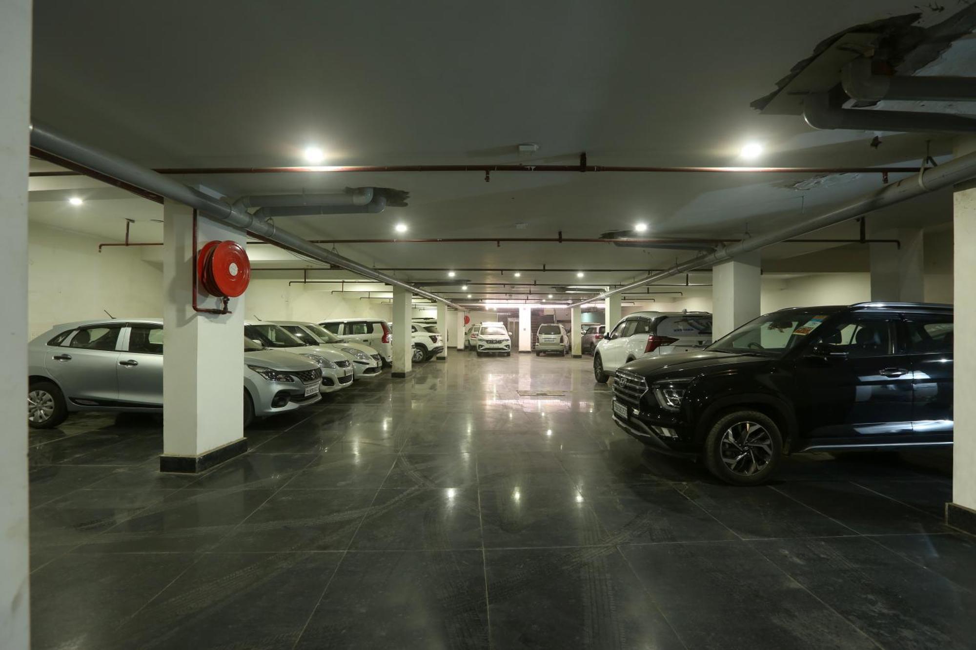 Hotel The Prithvi Near Delhi Airport 뉴델리 외부 사진